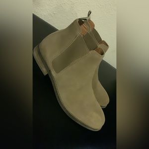 Express men’s Chelsea boot beige